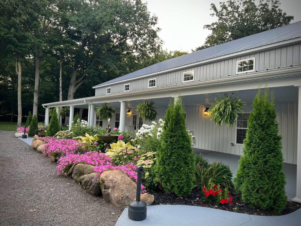 Edgewood Gardens, Corunna (20 Min)