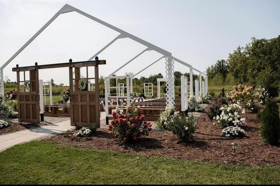 Meadow Wood Acres Weddings and Events, Morrice (28 Min)